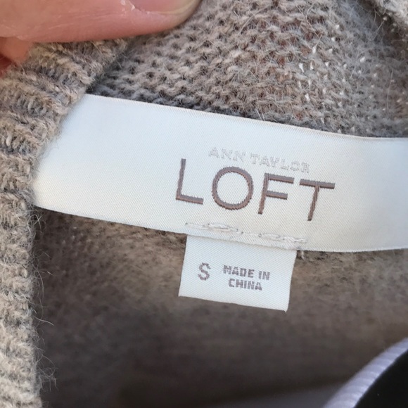 Loft amazing stone work detail on this sweater - Picture 5 of 6